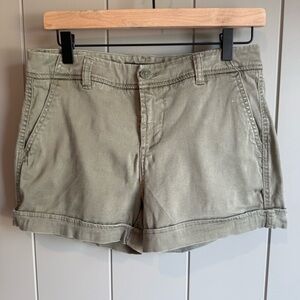 Women's Liverpool Khaki Los Angeles Shorts Sz 28 / 6 Green Cuffed Stretch